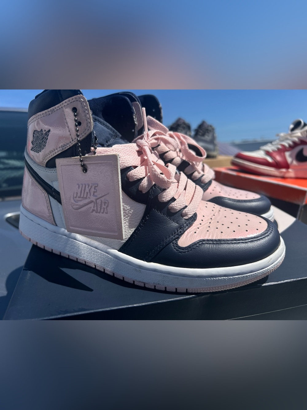 Air Jordan 1 Retro High OG 'Lost & Found'
• Size: 7.5